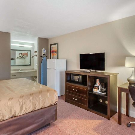 Quality Inn And Suites Port Arthur Nederland エクステリア 写真