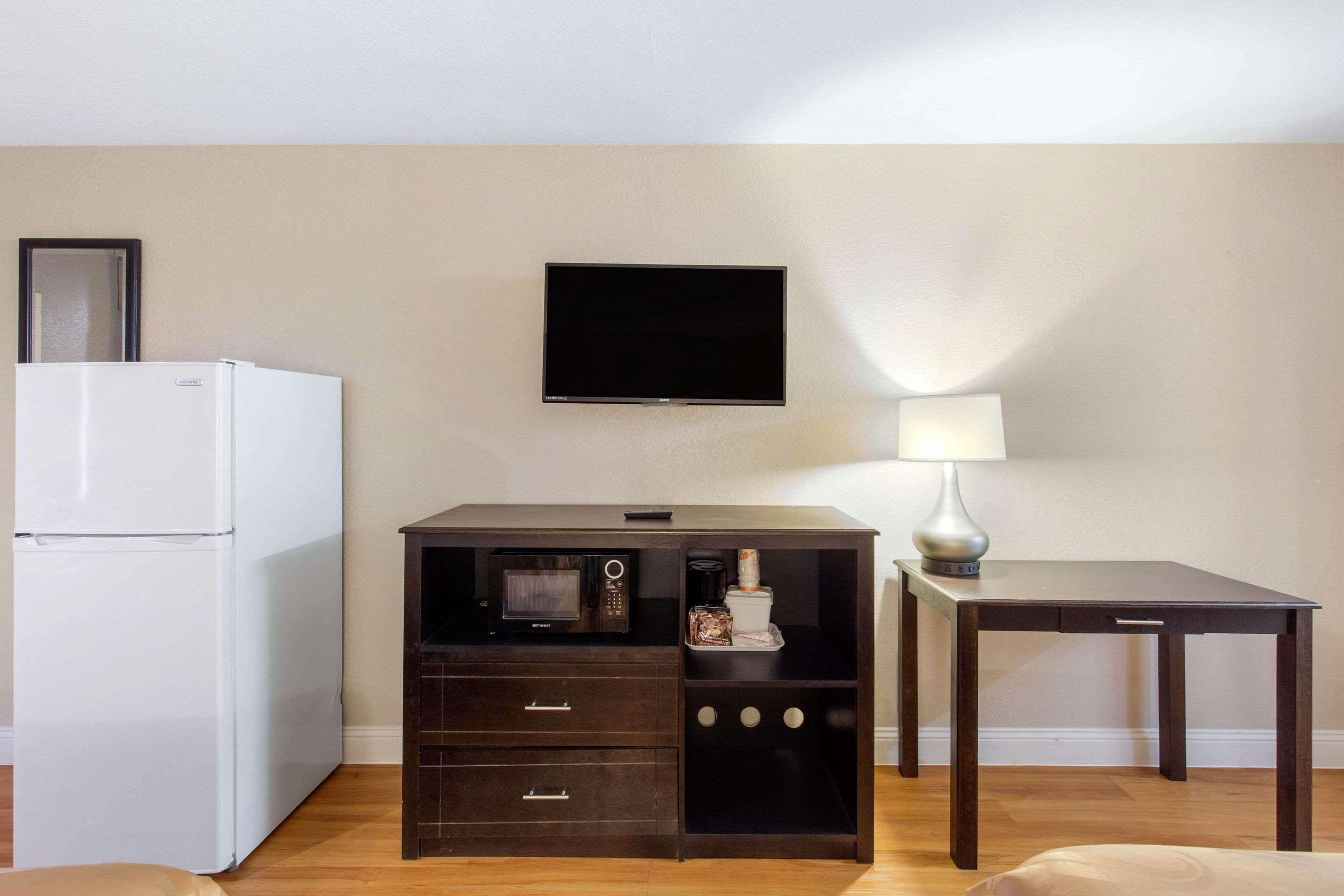 Quality Inn And Suites Port Arthur Nederland エクステリア 写真