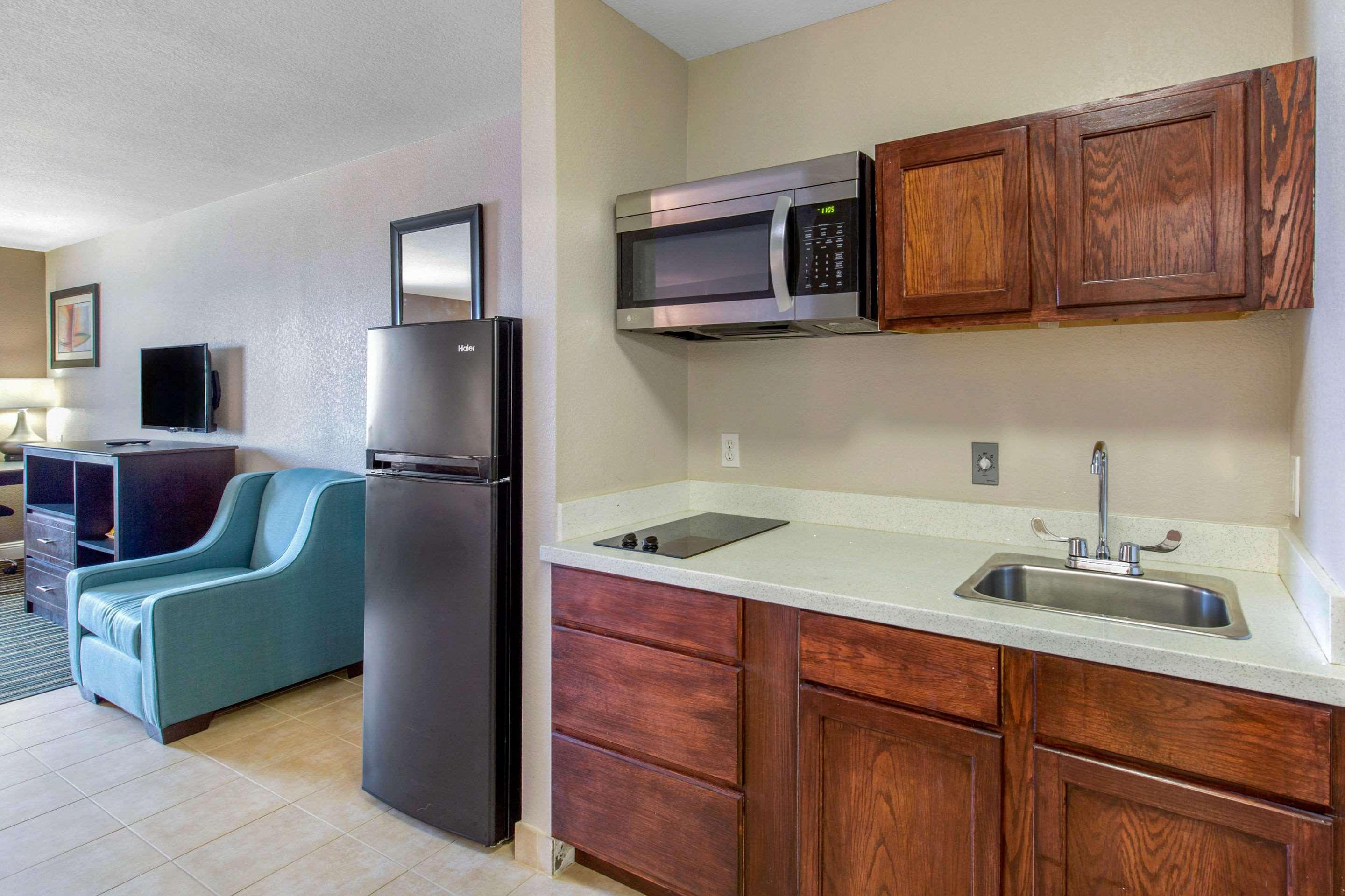 Quality Inn And Suites Port Arthur Nederland エクステリア 写真
