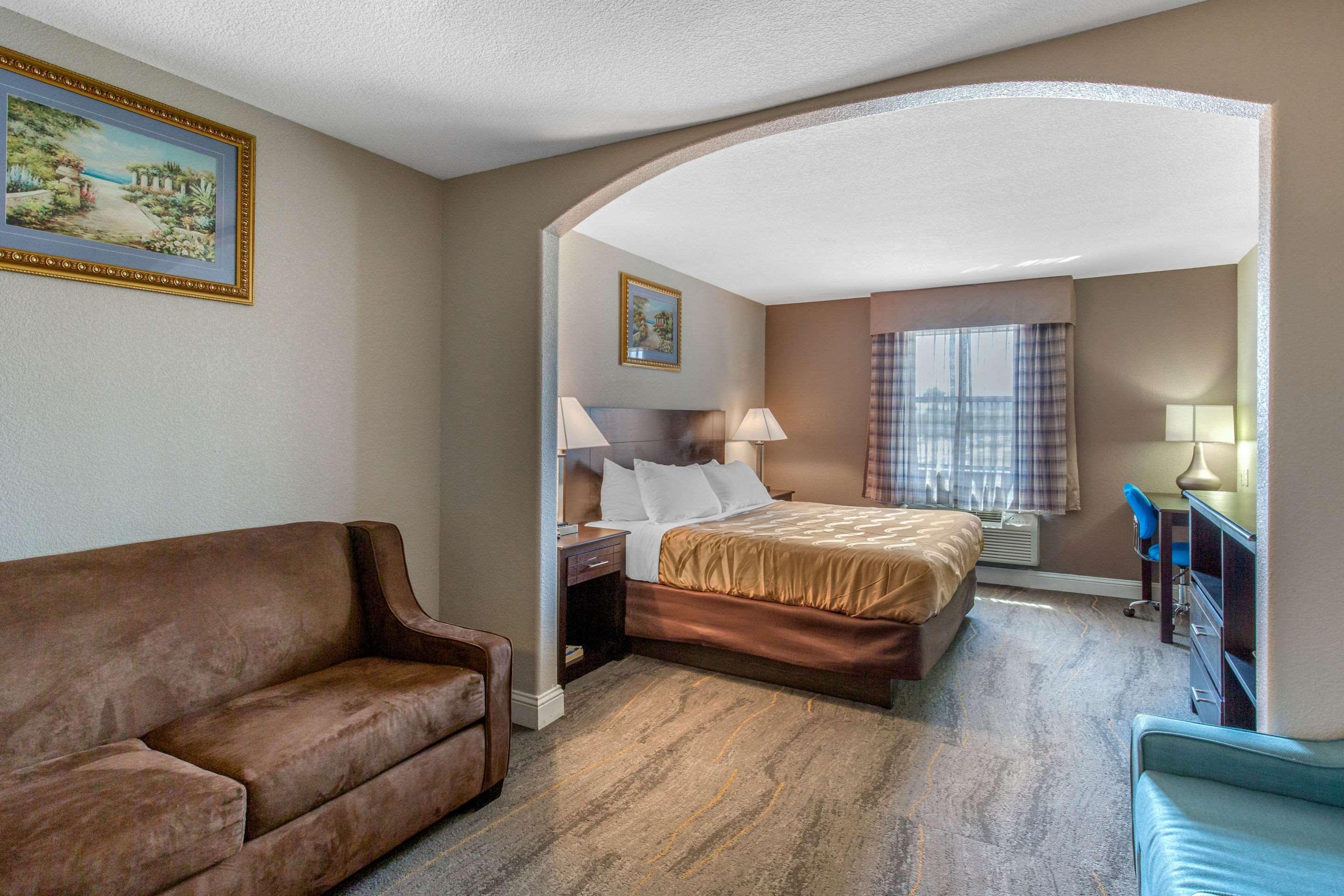 Quality Inn And Suites Port Arthur Nederland エクステリア 写真