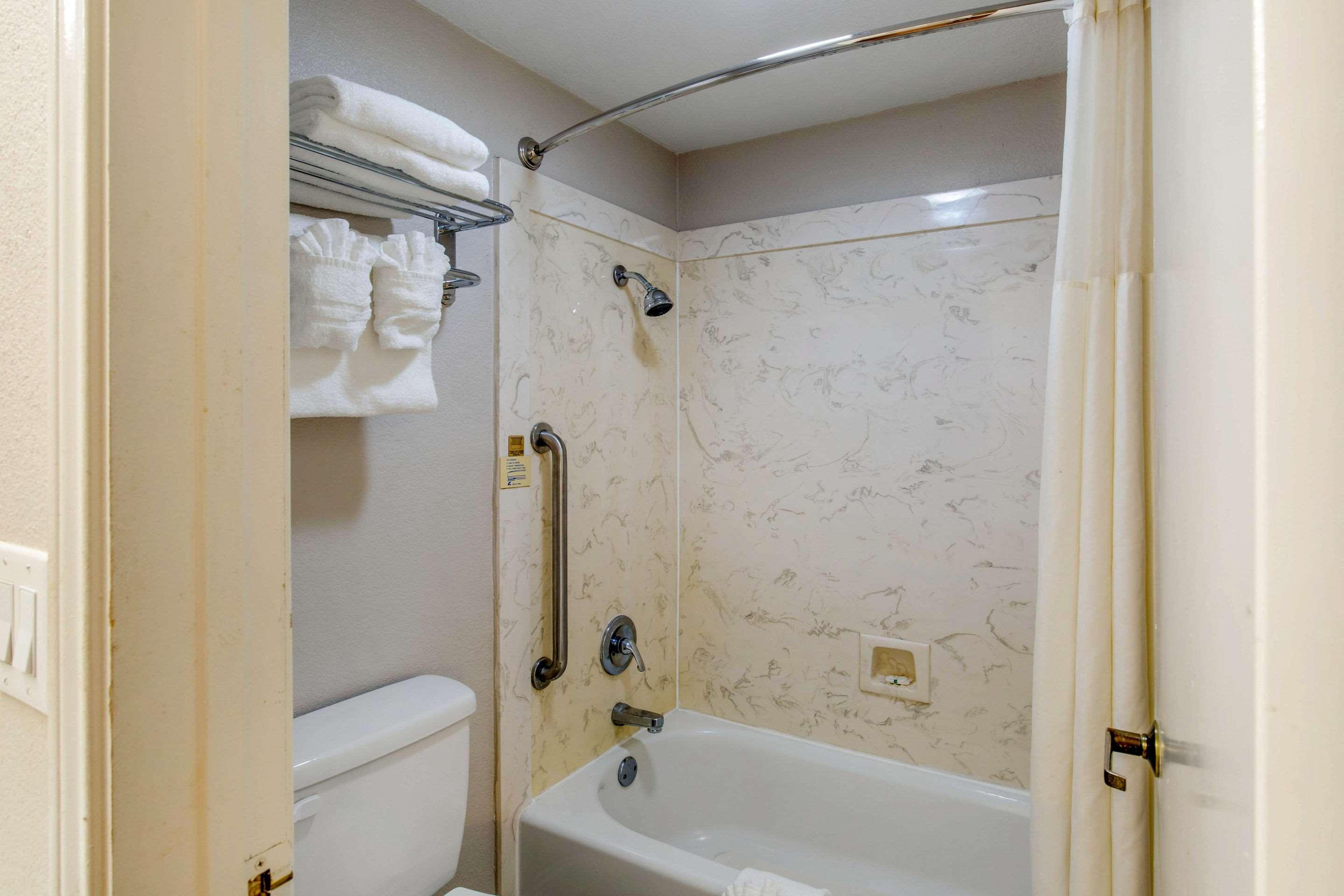 Quality Inn And Suites Port Arthur Nederland エクステリア 写真