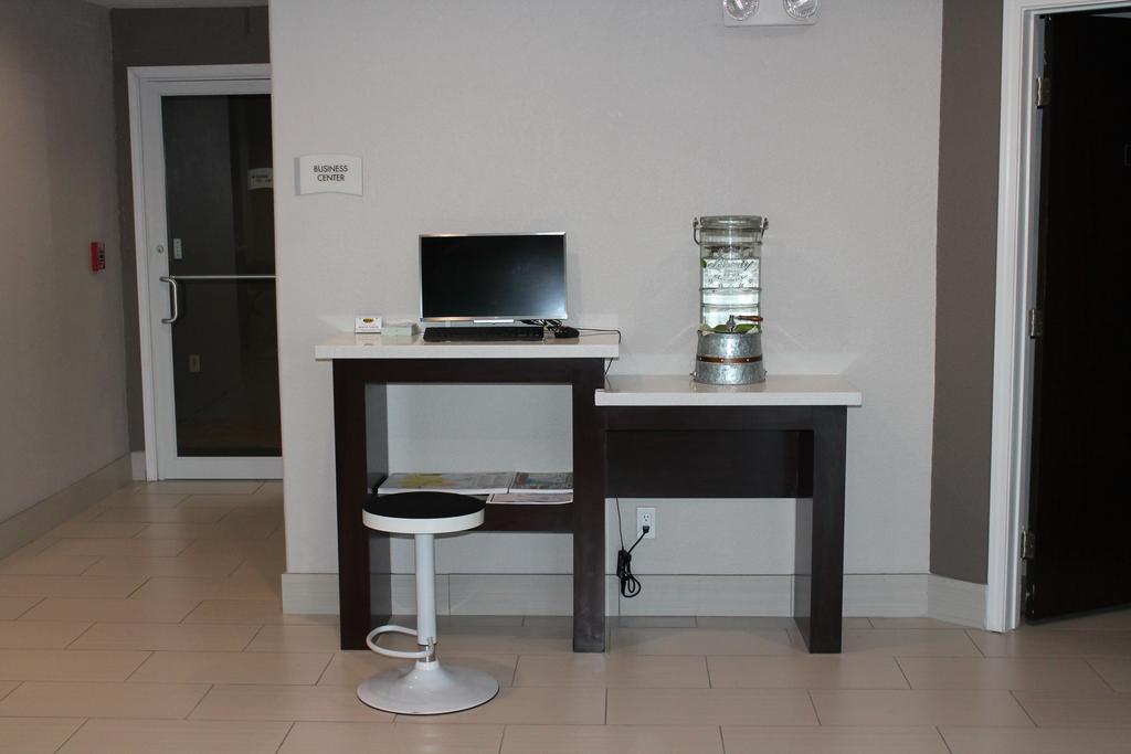 Quality Inn And Suites Port Arthur Nederland エクステリア 写真
